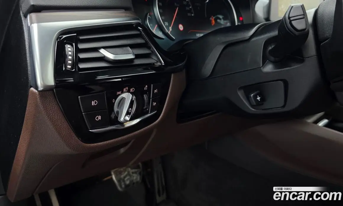 BMW 5 серия 2018 2.0 автомат (гидро), фото 27