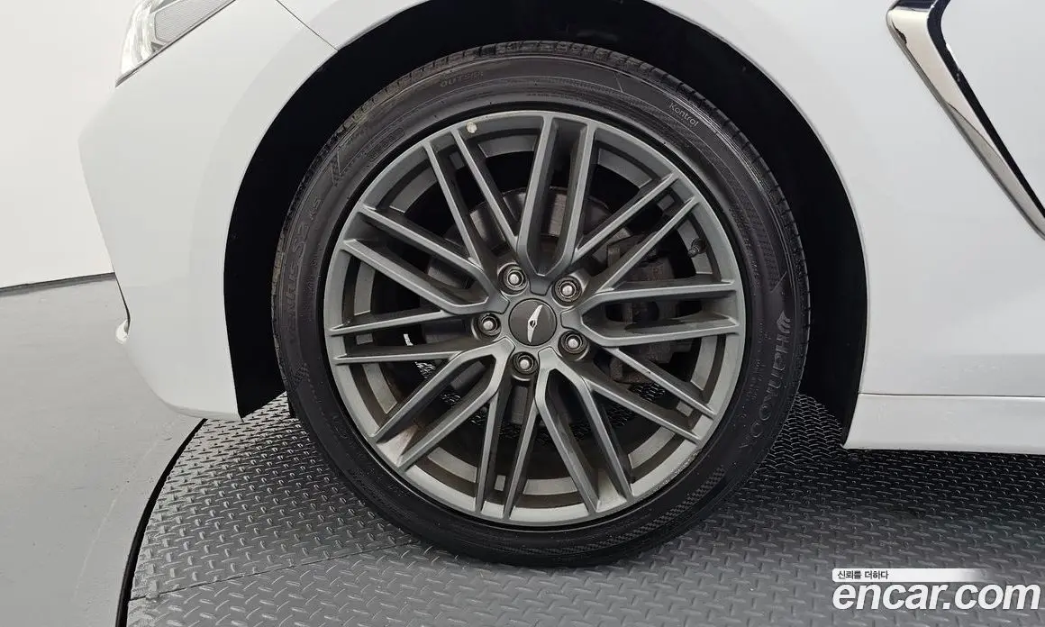 Genesis G70 2018 2.0 автомат (гидро), фото 5 Genesis G70 2018 2.0 автомат (гидро), фото 5