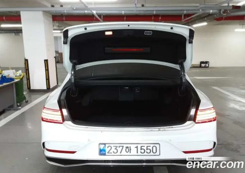 Genesis G80 2025 2.5 автомат (гидро), фото 9