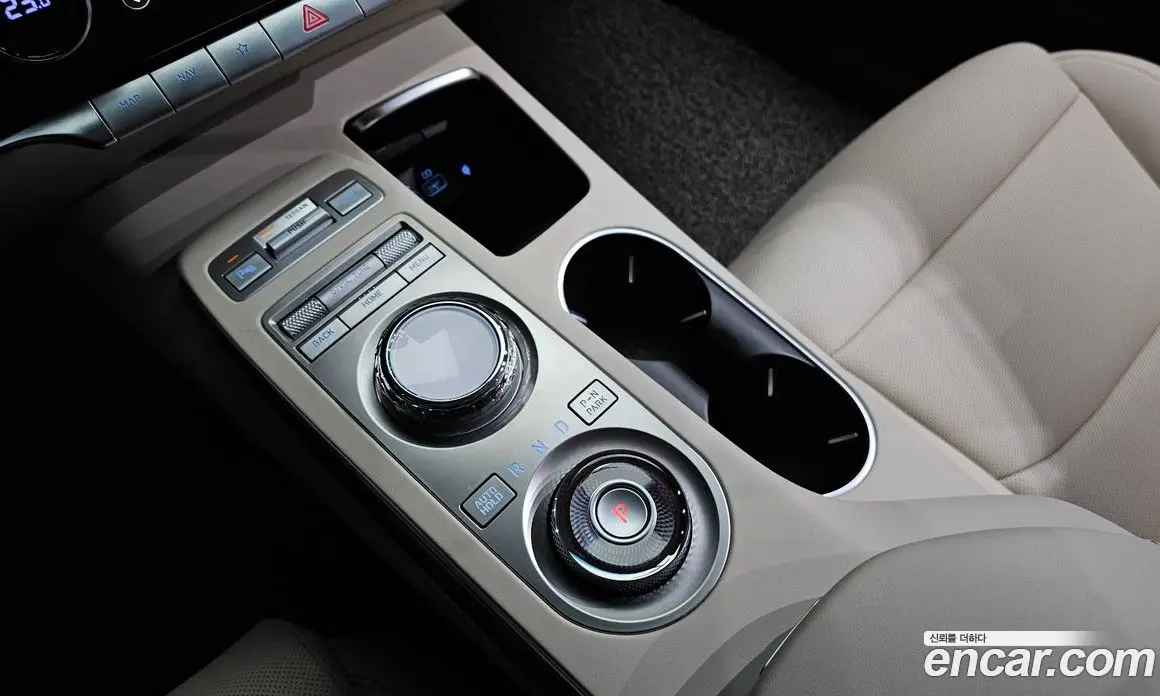 Genesis GV70 2022 2.5 автомат (гидро), фото 9 Genesis GV70 2022 2.5 автомат (гидро), фото 9