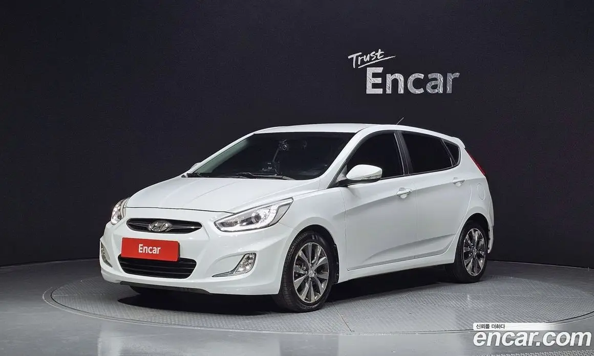 Hyundai Accent 2013 1.6 автомат (гидро), фото 1 Hyundai Accent 2013 1.6 автомат (гидро), фото 1