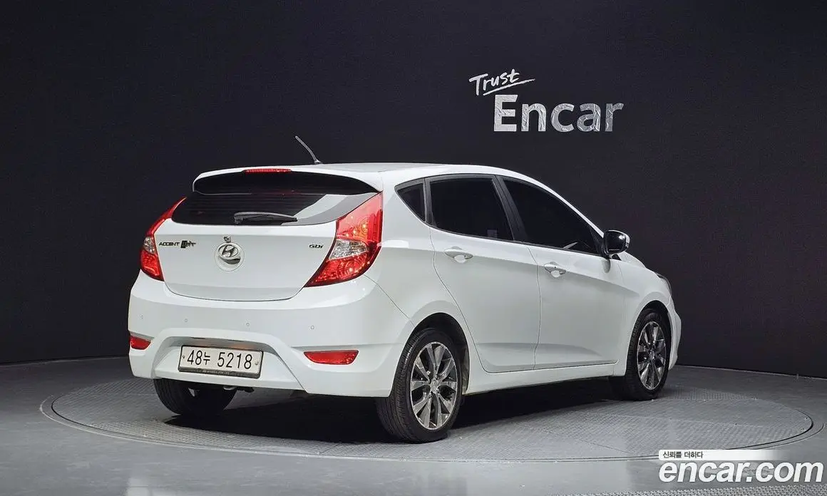 Hyundai Accent 2013 1.6 автомат (гидро), фото 2 Hyundai Accent 2013 1.6 автомат (гидро), фото 2
