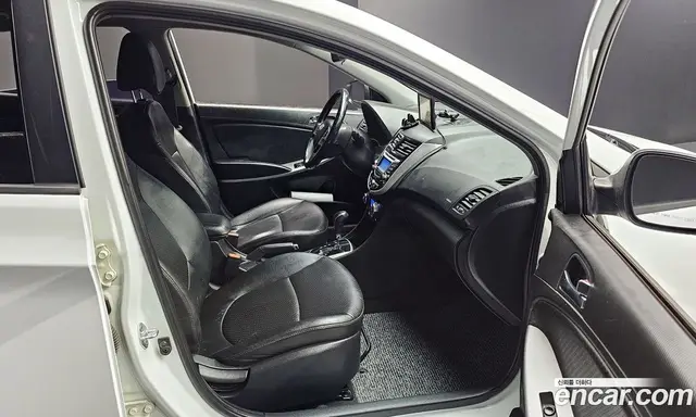 Hyundai Accent 2013 1.6 автомат (гидро), миниатюра 11 Hyundai Accent 2013 1.6 автомат (гидро), миниатюра 11
