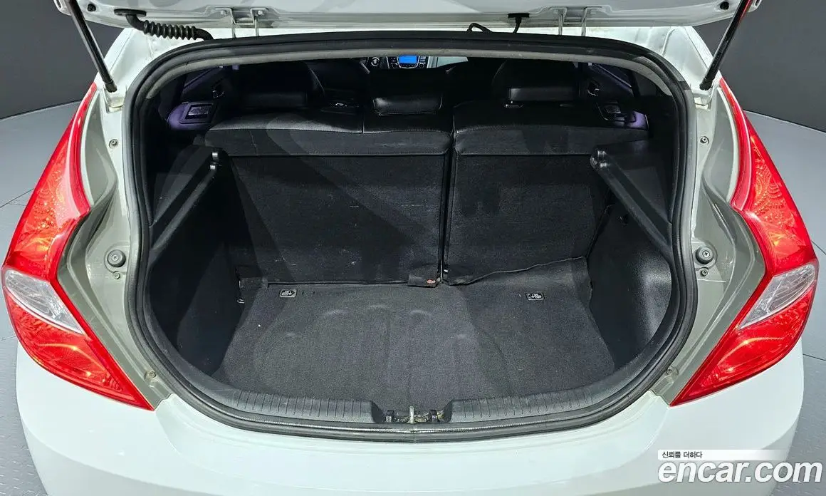 Hyundai Accent 2013 1.6 автомат (гидро), фото 20 Hyundai Accent 2013 1.6 автомат (гидро), фото 20