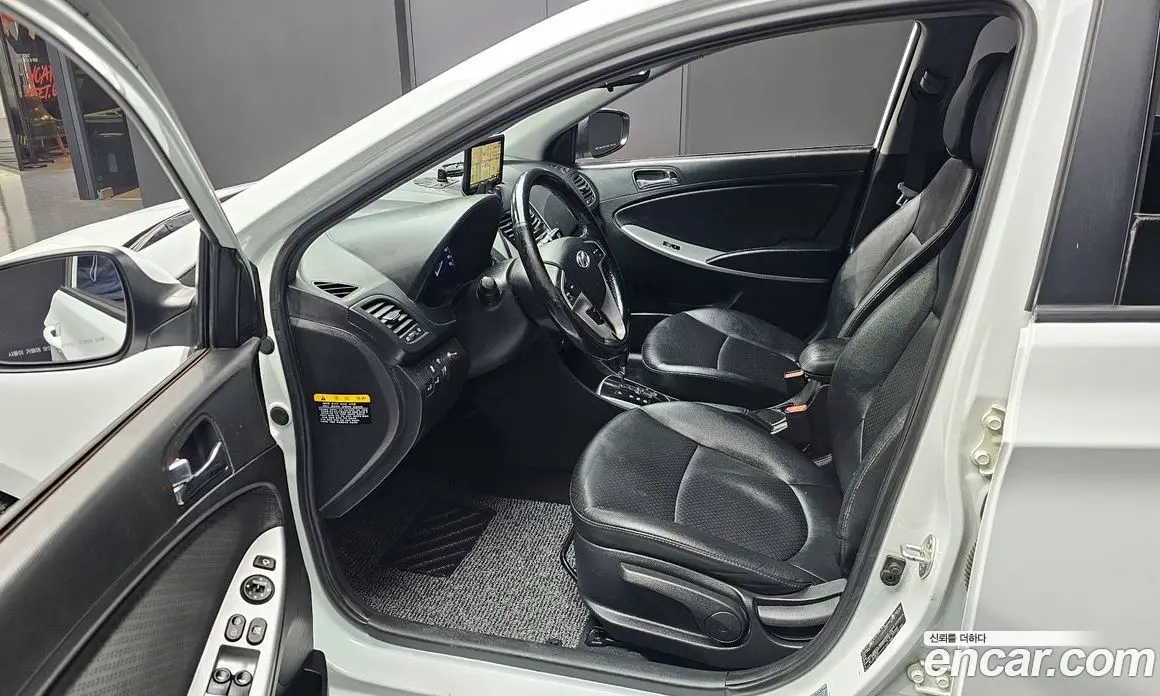 Hyundai Accent 2013 1.6 автомат (гидро), фото 10 Hyundai Accent 2013 1.6 автомат (гидро), фото 10