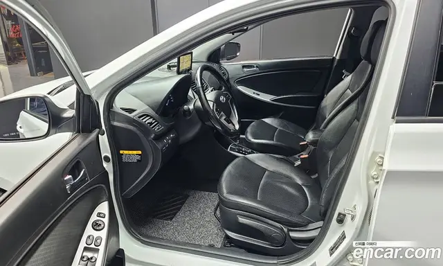 Hyundai Accent 2013 1.6 автомат (гидро), миниатюра 10 Hyundai Accent 2013 1.6 автомат (гидро), миниатюра 10