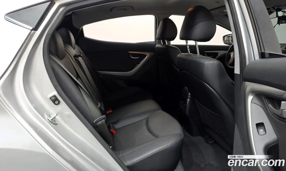 Hyundai Avante 2015 1.6 автомат (гидро), фото 12