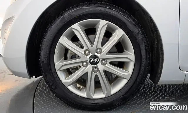 Hyundai Avante 2015 1.6 автомат (гидро), миниатюра 5