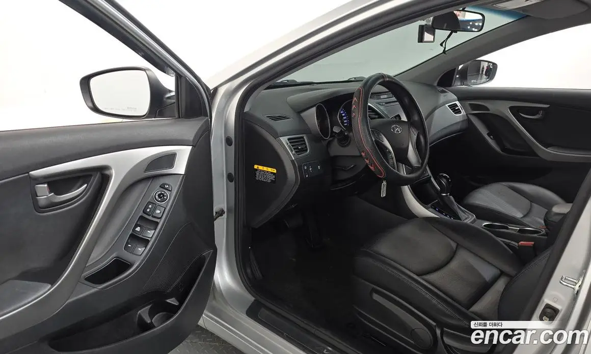 Hyundai Avante 2015 1.6 автомат (гидро), фото 10