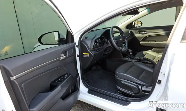 Hyundai Avante 2019 1.6 автомат (гидро), миниатюра 11