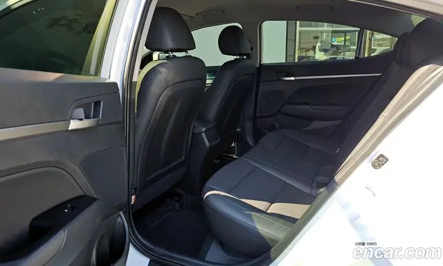 Hyundai Avante 2019 1.6 автомат (гидро), миниатюра 12