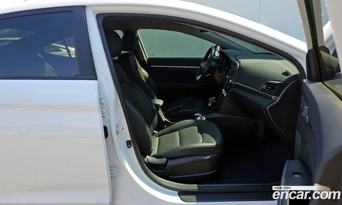 Hyundai Avante 2019 1.6 автомат (гидро), фото 10