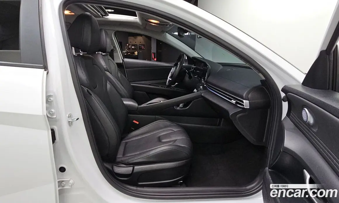 Hyundai Avante 2020 1.6 автомат (гидро), фото 12