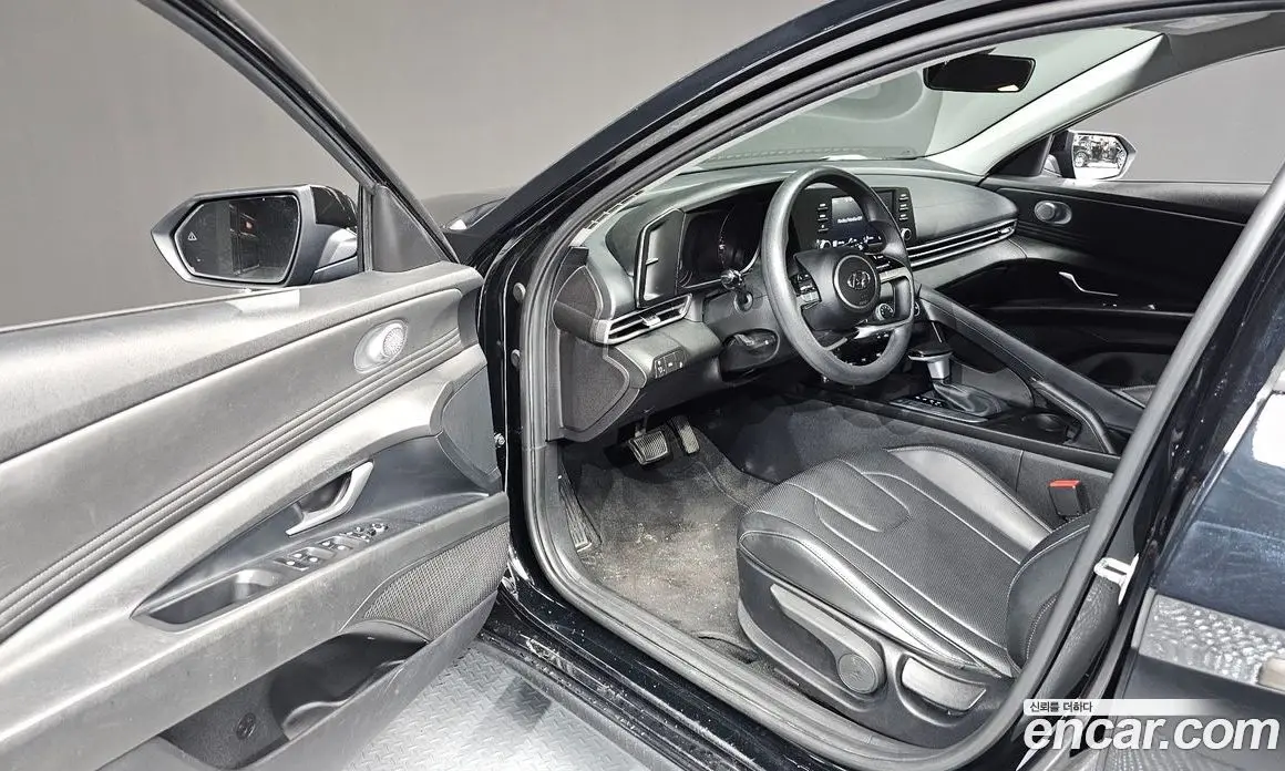 Hyundai Avante 2022 1.6 автомат (гидро), фото 13