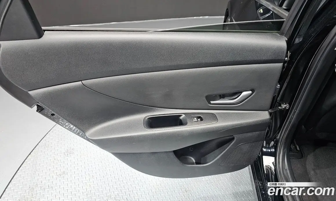 Hyundai Avante 2022 1.6 автомат (гидро), фото 15