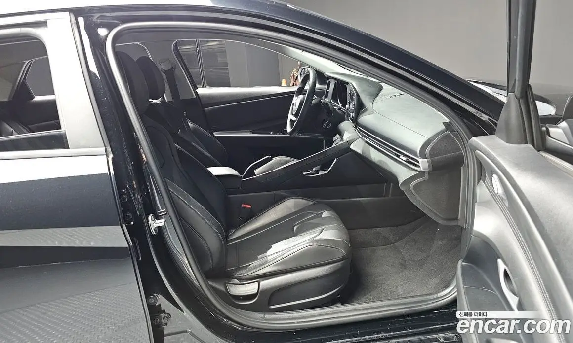 Hyundai Avante 2022 1.6 автомат (гидро), фото 16