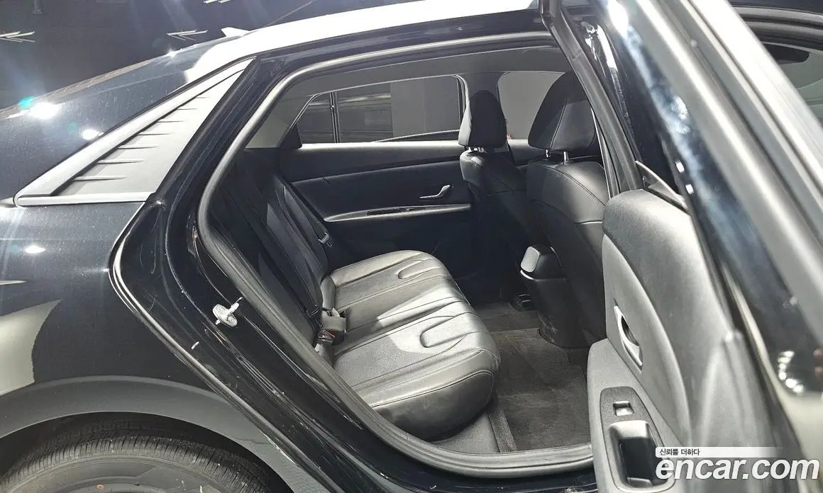 Hyundai Avante 2022 1.6 автомат (гидро), фото 17