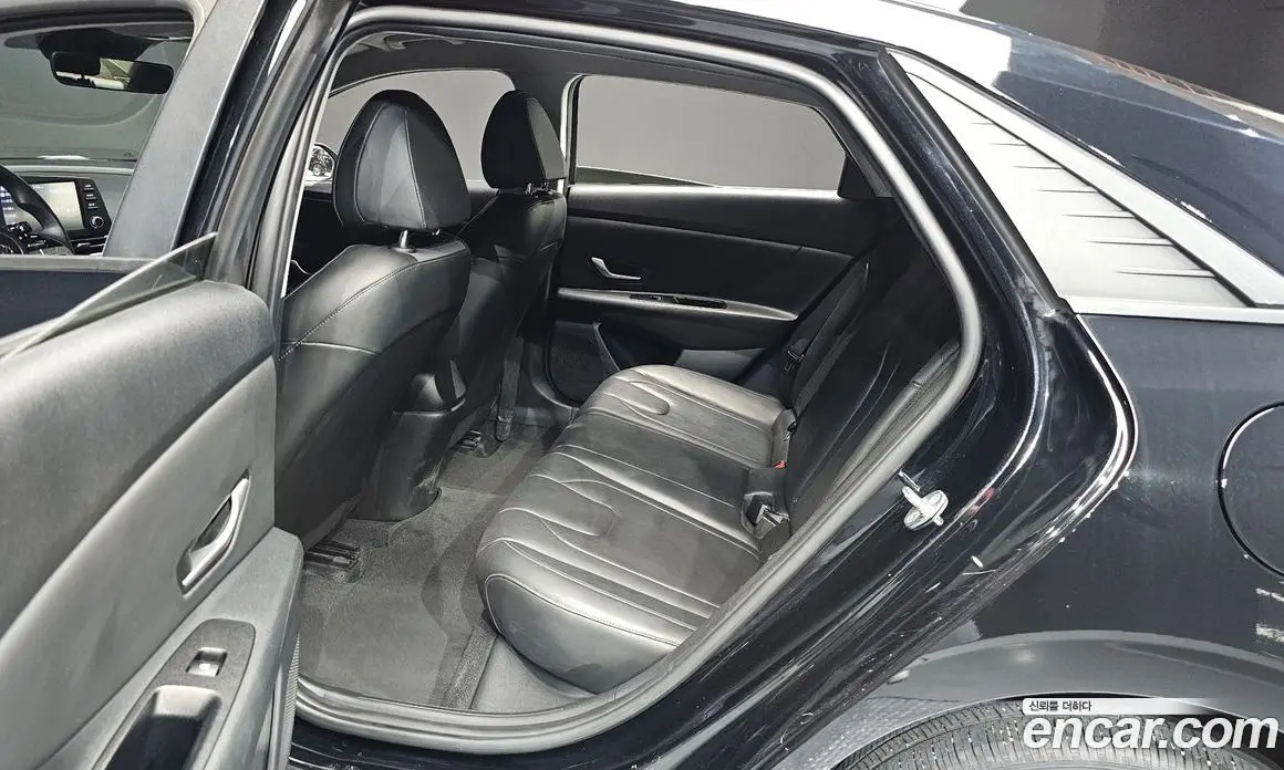 Hyundai Avante 2022 1.6 автомат (гидро), фото 18