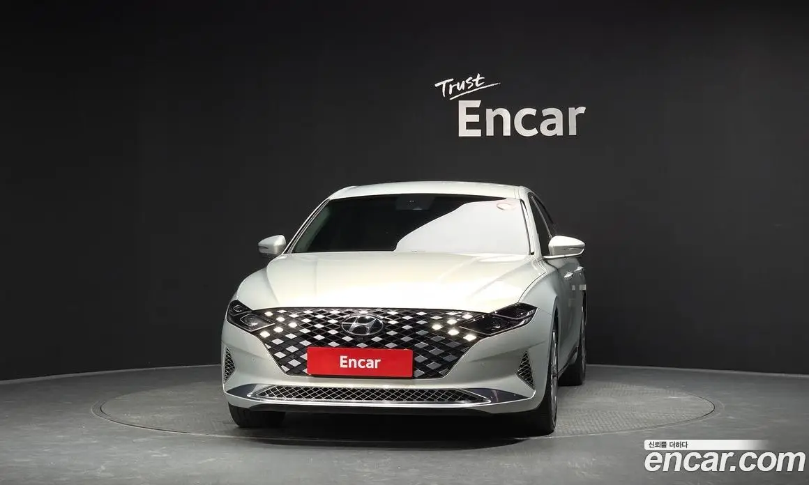 Hyundai Grandeur 2022 2.5 автомат (гидро), фото 3