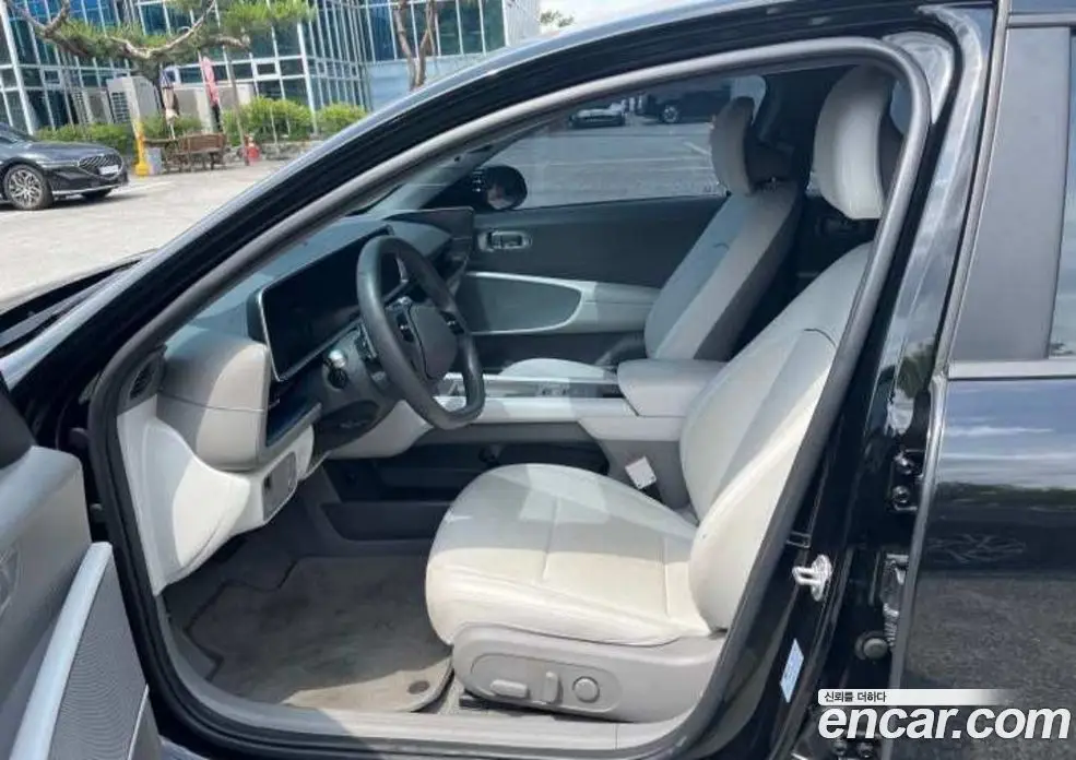 Hyundai Ioniq 6 2023 1.0 автомат (гидро), фото 4