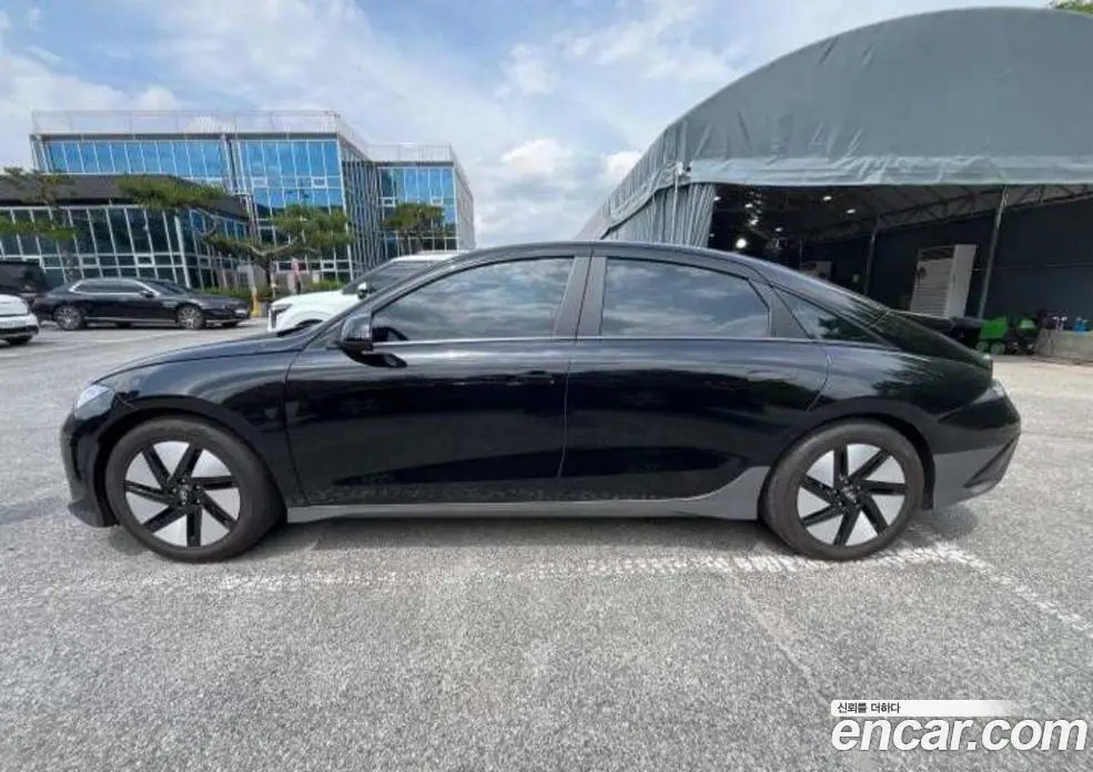 Hyundai Ioniq 6 2023 1.0 автомат (гидро), фото 5