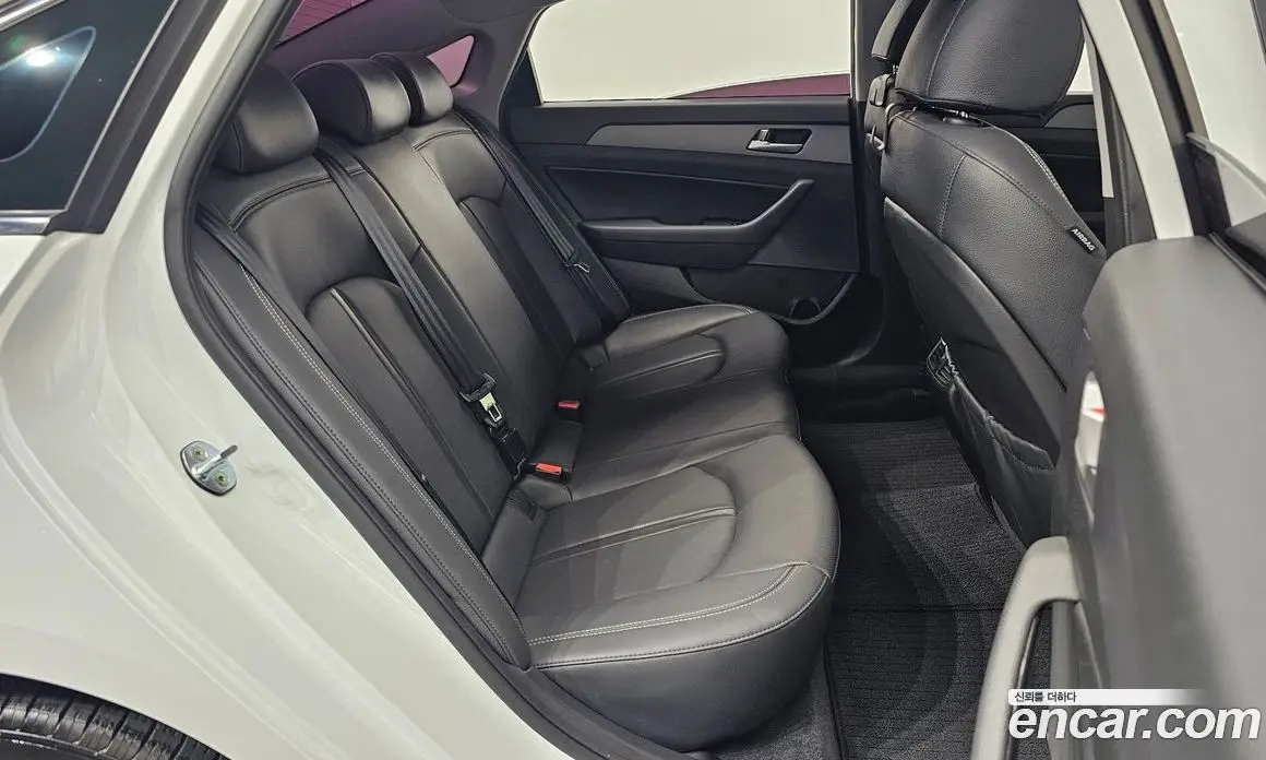Hyundai Sonata 2017 2.0 автомат (гидро), фото 12 Hyundai Sonata 2017 2.0 автомат (гидро), фото 12