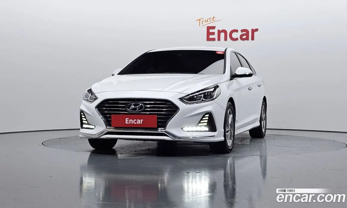 Hyundai Sonata 2017 2.0 автомат (гидро), фото 3 Hyundai Sonata 2017 2.0 автомат (гидро), фото 3