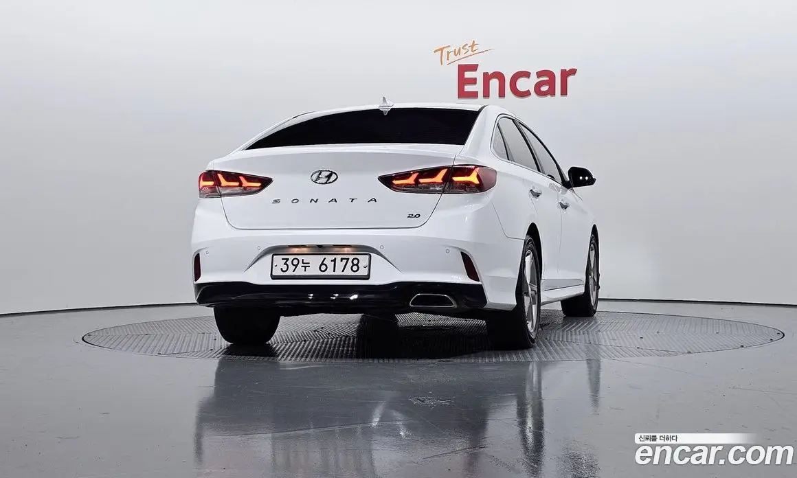 Hyundai Sonata 2017 2.0 автомат (гидро), фото 4 Hyundai Sonata 2017 2.0 автомат (гидро), фото 4