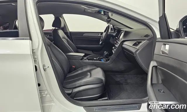 Hyundai Sonata 2017 2.0 автомат (гидро), миниатюра 10 Hyundai Sonata 2017 2.0 автомат (гидро), миниатюра 10
