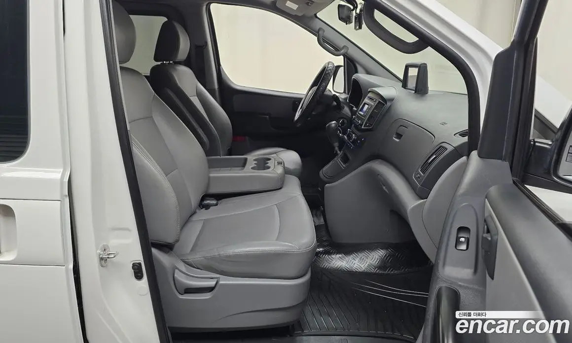 Hyundai Starex 2017 2.5 автомат (гидро), фото 11