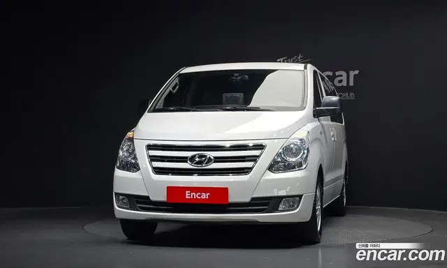 Hyundai Starex 2017 2.5 автомат (гидро), миниатюра 3