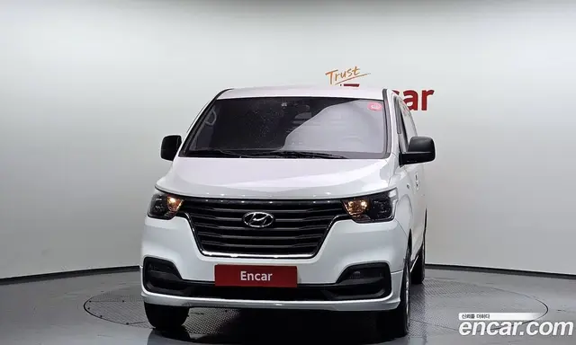 Hyundai Starex 2019 2.5 автомат (гидро), миниатюра 3