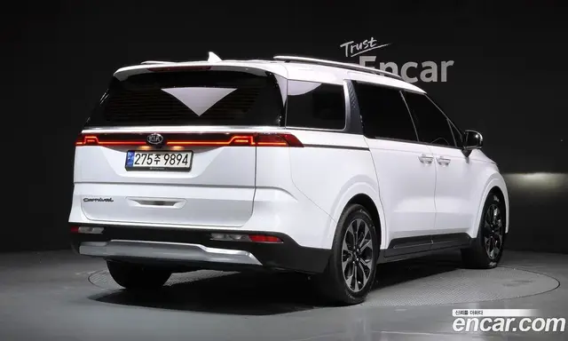 Kia Carnival 2021 2.2 автомат (гидро), миниатюра 2