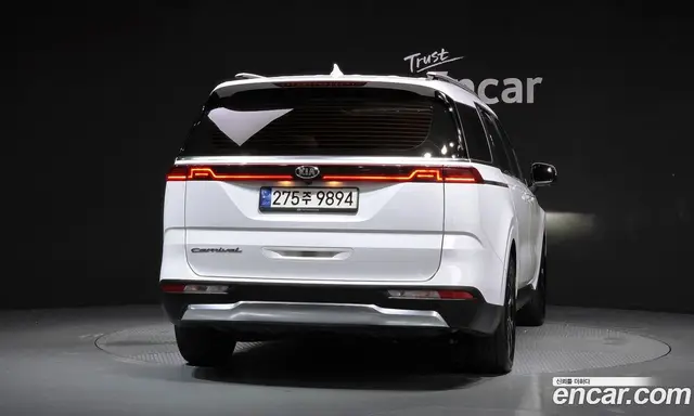 Kia Carnival 2021 2.2 автомат (гидро), миниатюра 4