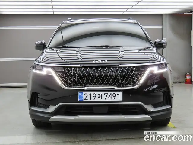 Kia Carnival 2023 2.2 автомат (гидро), миниатюра 2
