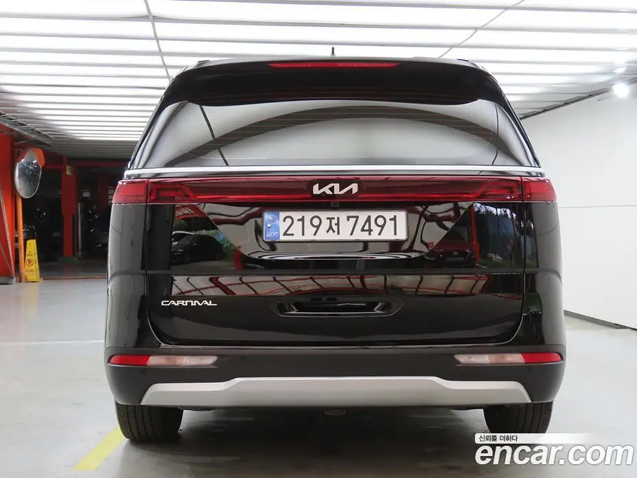 Kia Carnival 2023 2.2 автомат (гидро), фото 3
