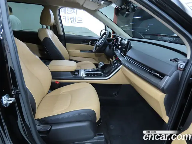 Kia Carnival 2023 2.2 автомат (гидро), миниатюра 6