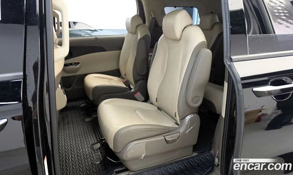 Kia Carnival 2023 2.2 автомат (гидро), фото 17