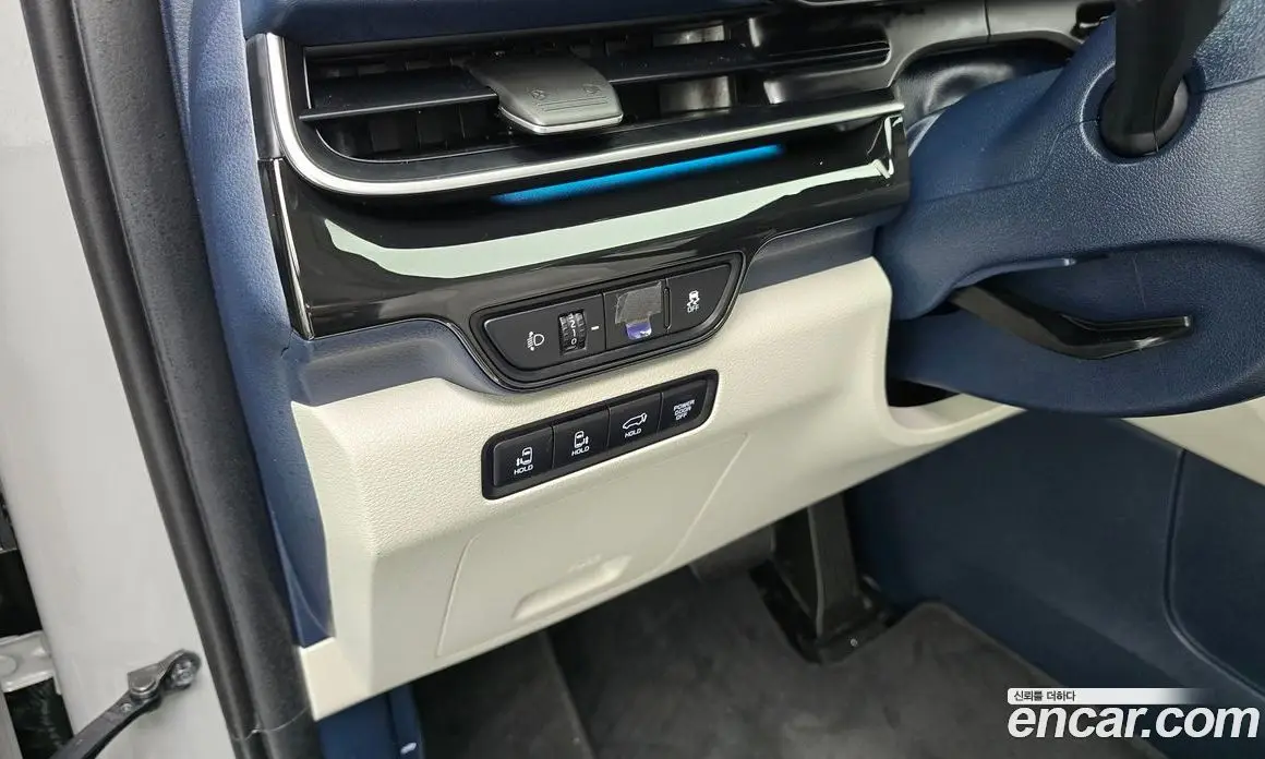 Kia Carnival 2024 1.6 автомат (гидро), фото 27