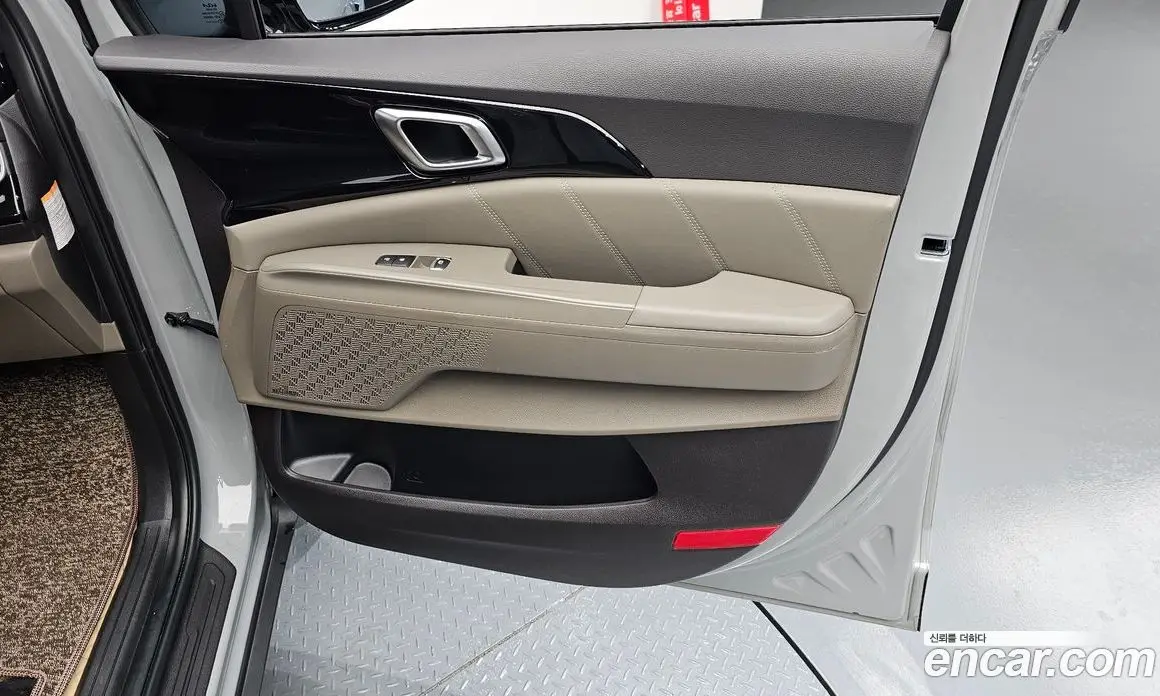 Kia Carnival 2024 1.6 автомат (гидро), фото 15