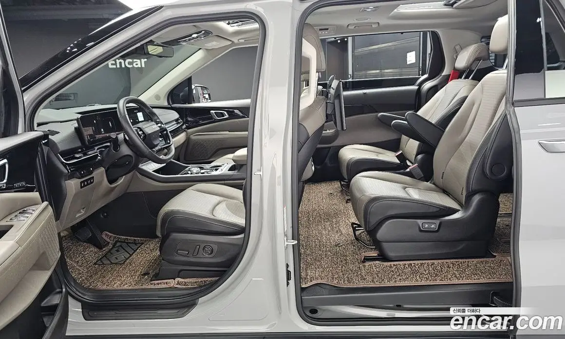 Kia Carnival 2024 1.6 автомат (гидро), фото 17
