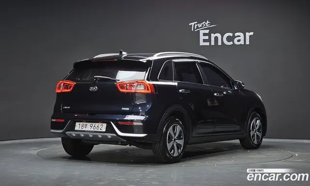 Kia Niro 2017 1.6 автомат (гидро), миниатюра 2