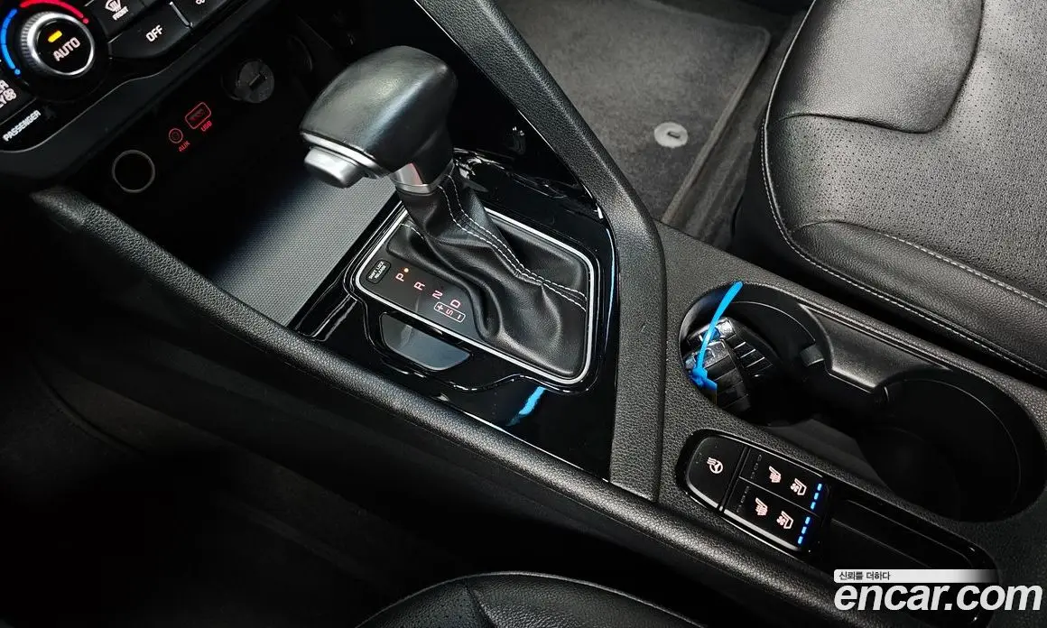 Kia Niro 2017 1.6 автомат (гидро), фото 12
