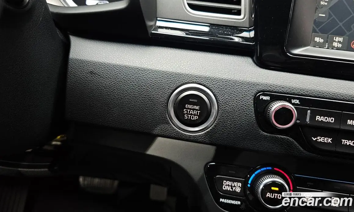 Kia Niro 2017 1.6 автомат (гидро), фото 24