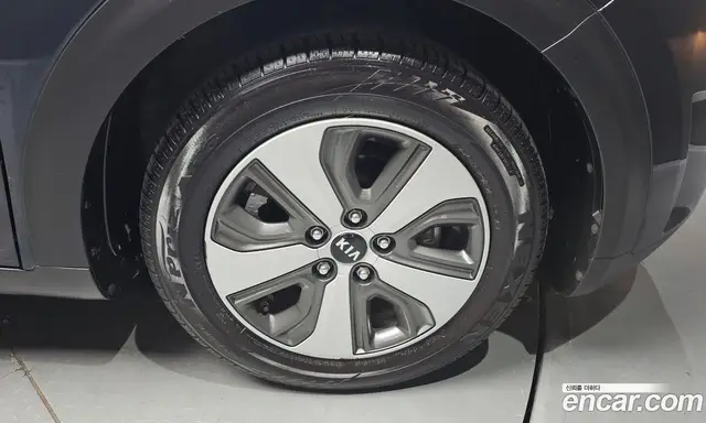 Kia Niro 2017 1.6 автомат (гидро), миниатюра 7