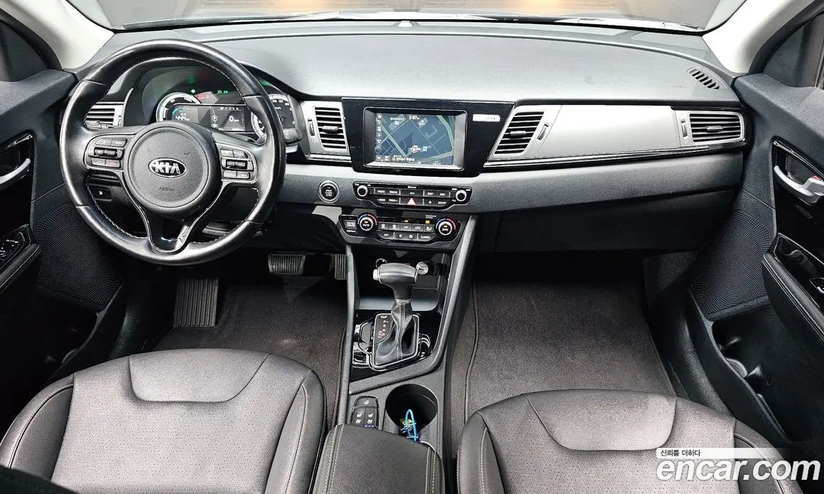 Kia Niro 2017 1.6 автомат (гидро), фото 10