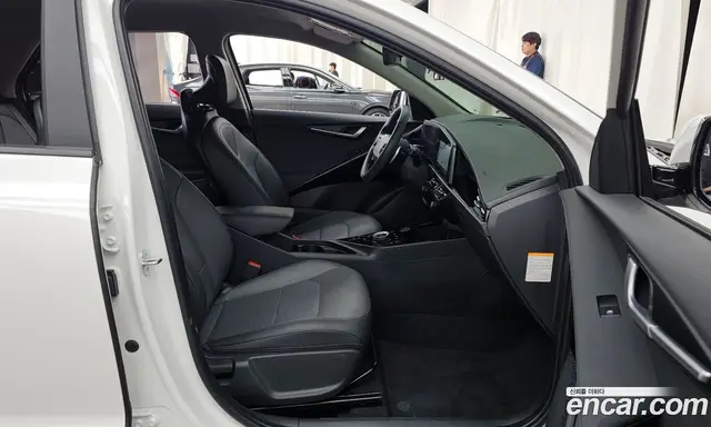Kia Niro 2024 1.6 автомат (гидро), миниатюра 11