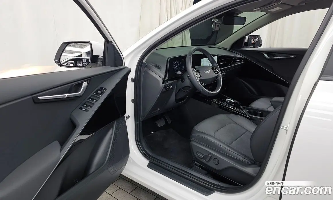 Kia Niro 2024 1.6 автомат (гидро), фото 10