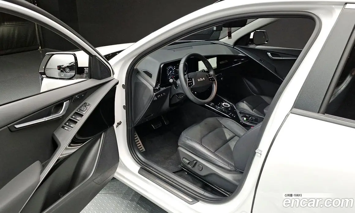 Kia Niro 2024 0.2 автомат (гидро), фото 13