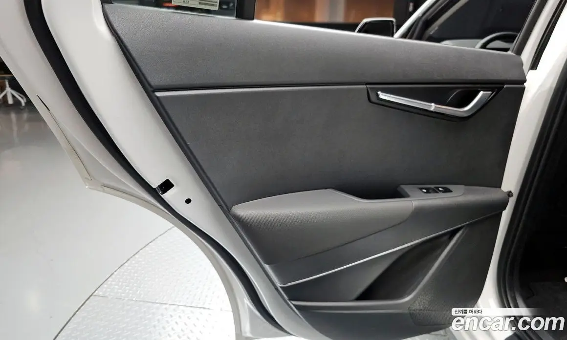 Kia Niro 2024 0.2 автомат (гидро), фото 15